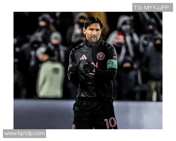 古蒂足球明星魅力尽显精美iPhone壁纸带你领略球场风采